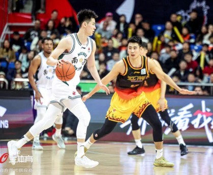 500万彩票网-CBA积分榜，浙江加时胜广厦，上海独占榜首，山东连胜，北京3连胜