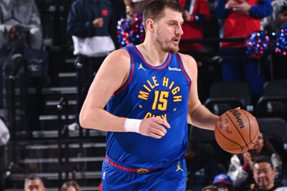 500彩票-约基奇35+13+9！森林狼逆转掘金升西部第四 华子21+6穆雷25分