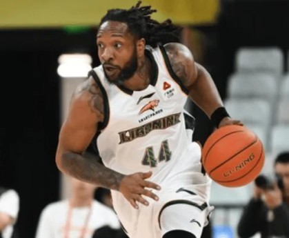 500.com-威尔斯半场12中8，得到18分3篮板1助攻1抢断