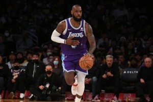 500.com-詹皇在末节显出老态 乐观心态也难助湖人创造奇迹