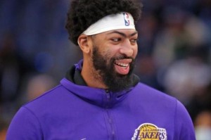 500.com-浓眉明确湖人新赛季定位 认为韦少需要增加侵略性