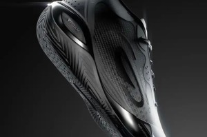 颜值怎样？迪卡侬发布萨尔签名鞋黑色款并拍摄宣传照